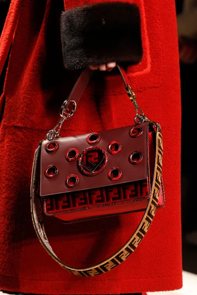 Look 37